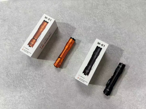 黑鹰新品W-01电击棍电棒战术强光电击手电筒高压威力大亮度高户外防身小巧便携typc充电口快充